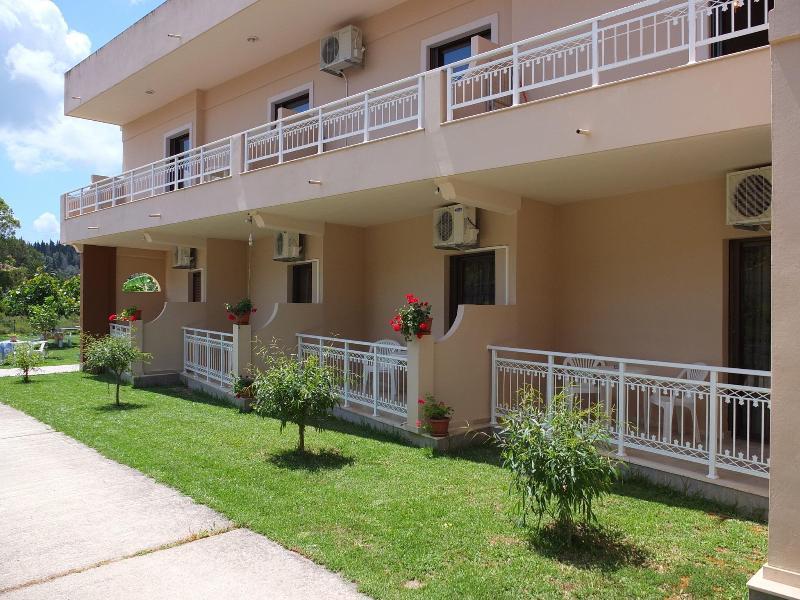 Toula'S Apartments Sidárion Exterior photo